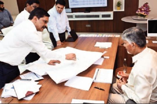 రాష్ట్ర రెవెన్యూ రంగంలో విప్లవాత్మక మార్పు పటిష్టంగా రహదారుల నిర్మాణం